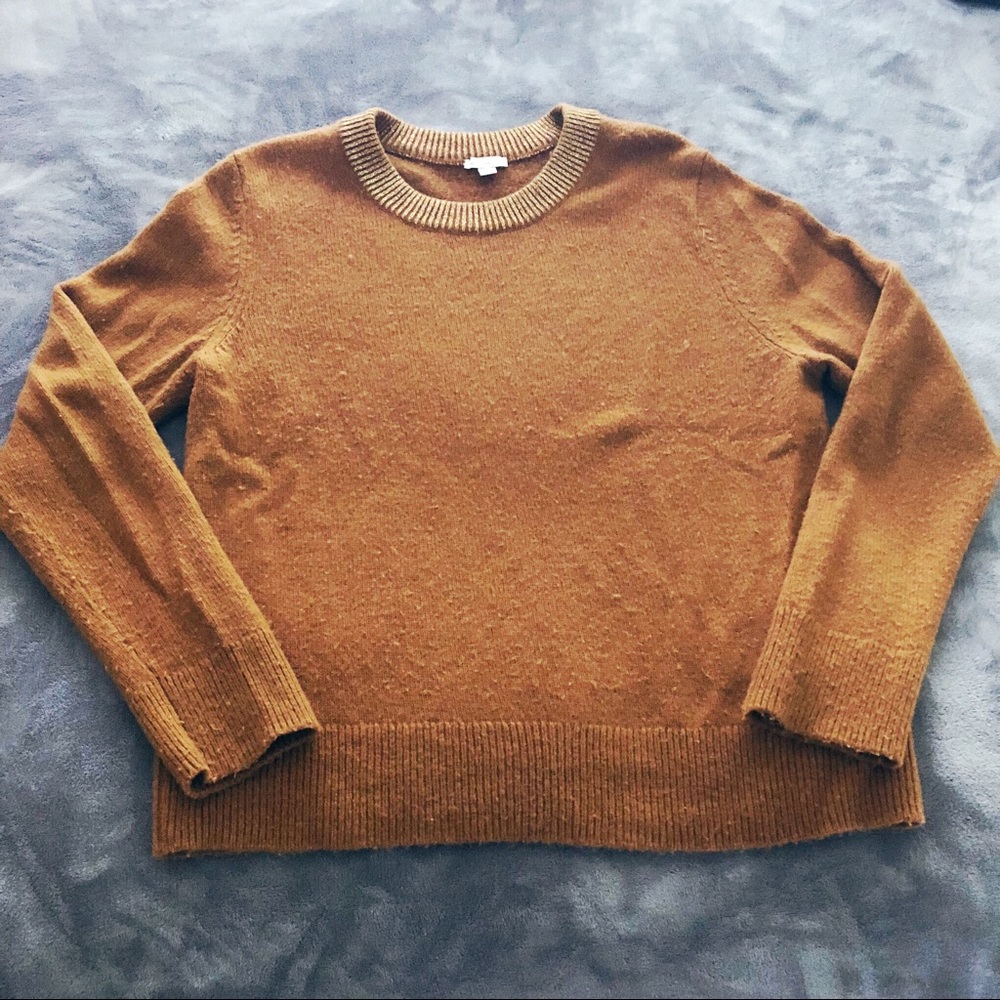 GAP sweater